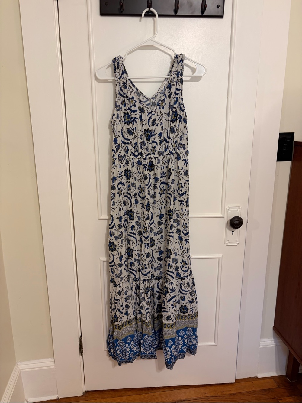 beachlunchlounge Blue and White Floral Maxi Dress